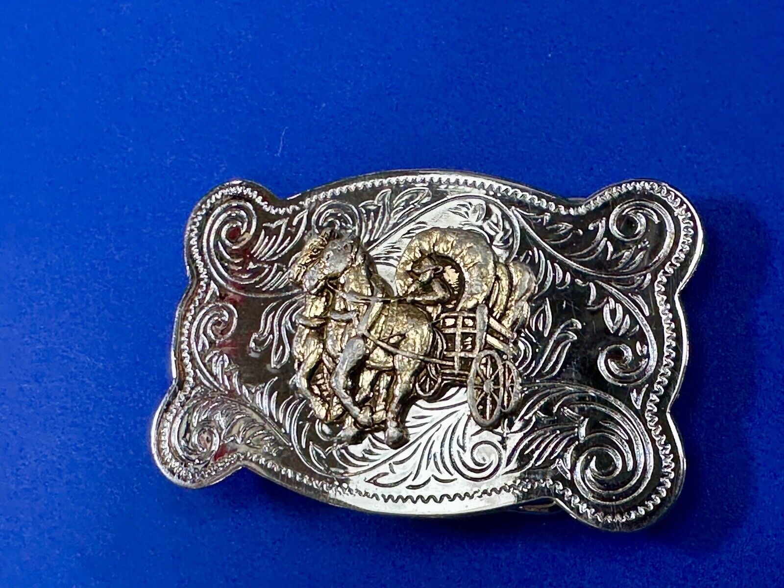 Vintage Horse Drawn Covered Wagon two tone belt buckle made in Japan