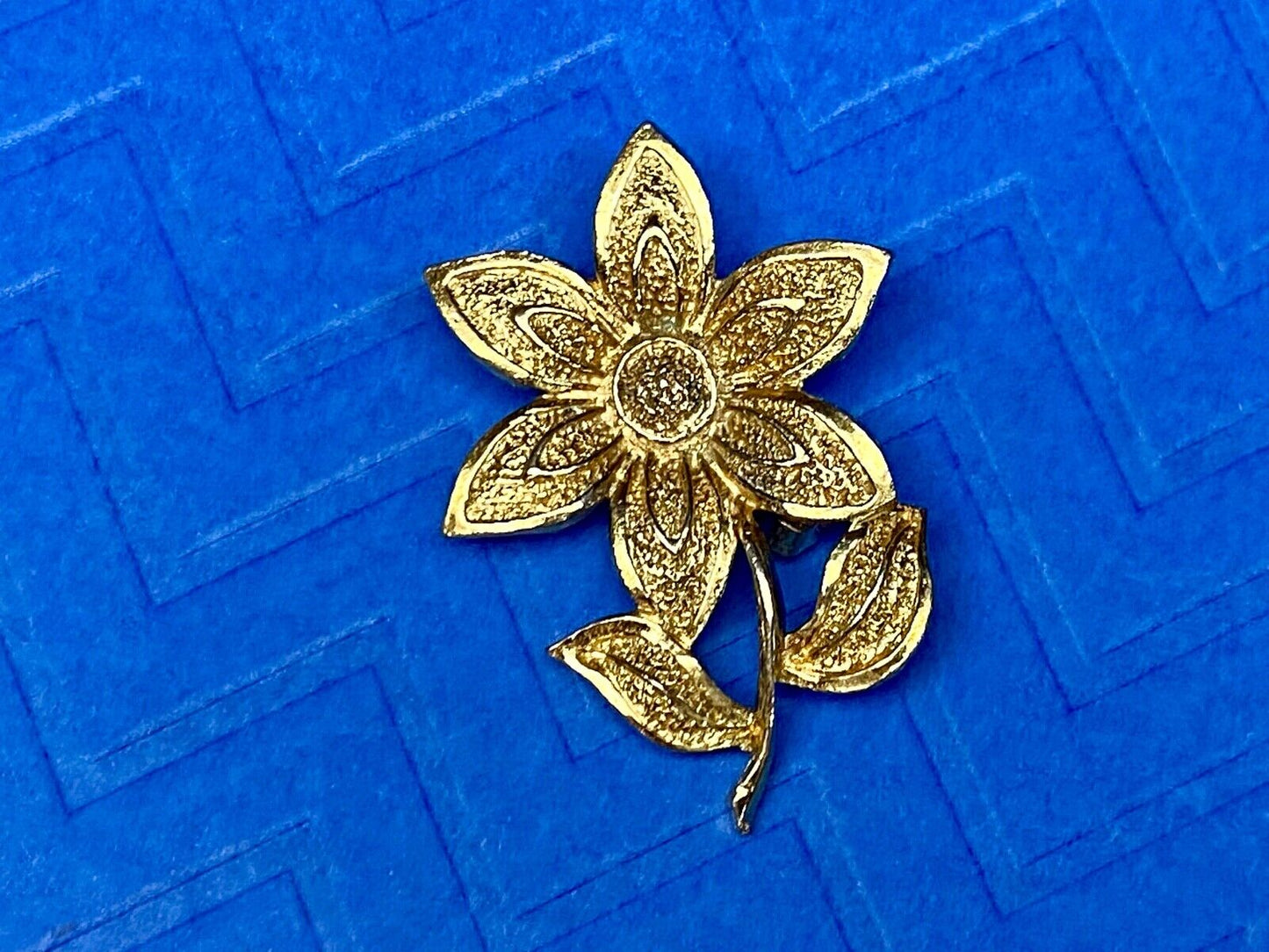 Vintage Gerry's Textured figural Flower Brooch Pin Goldtone Brooch