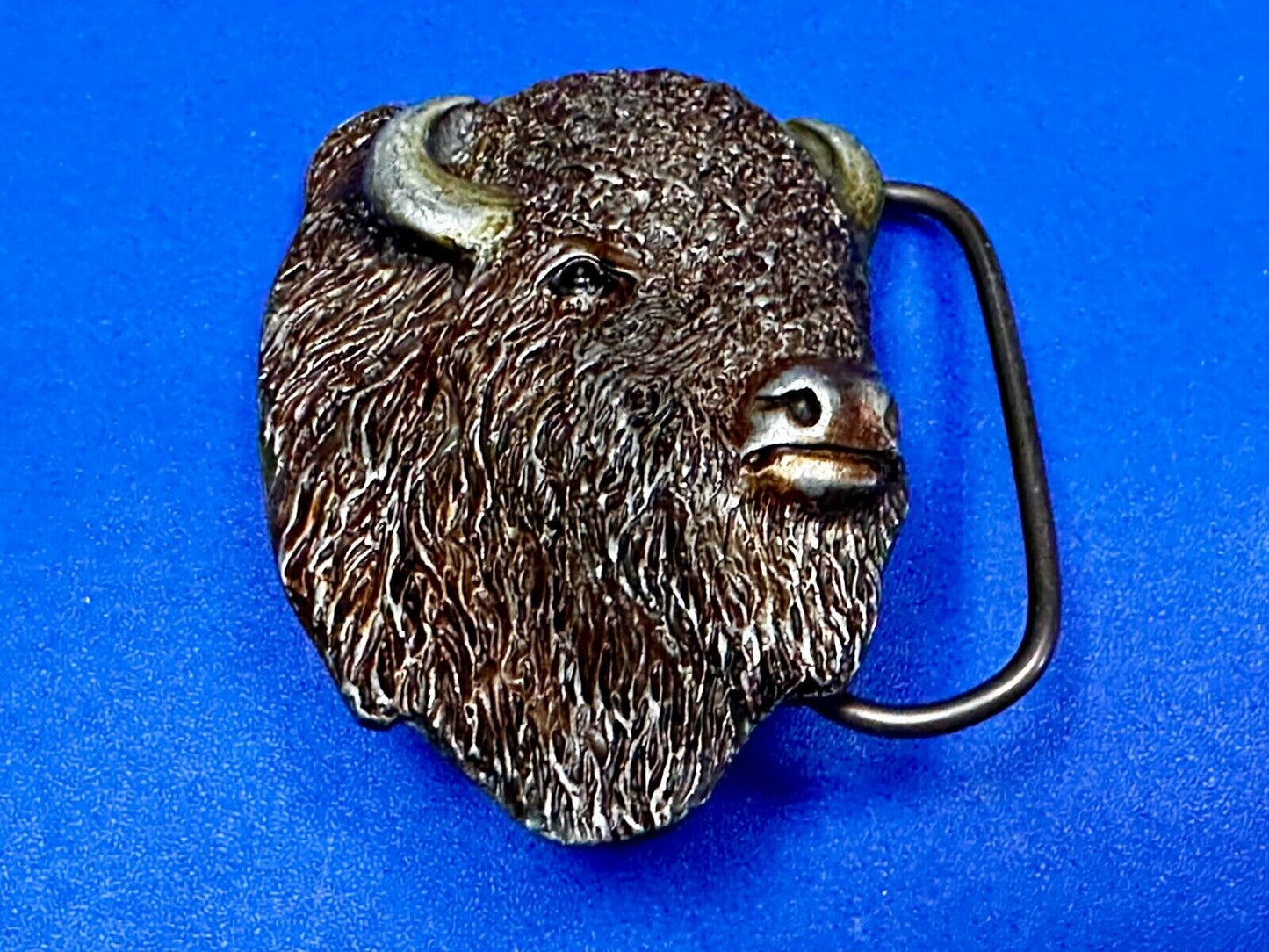 Bison Buffalo Grazing Bull Head Belt Buckle 1999 by Bergamot Brass Works # 1-144