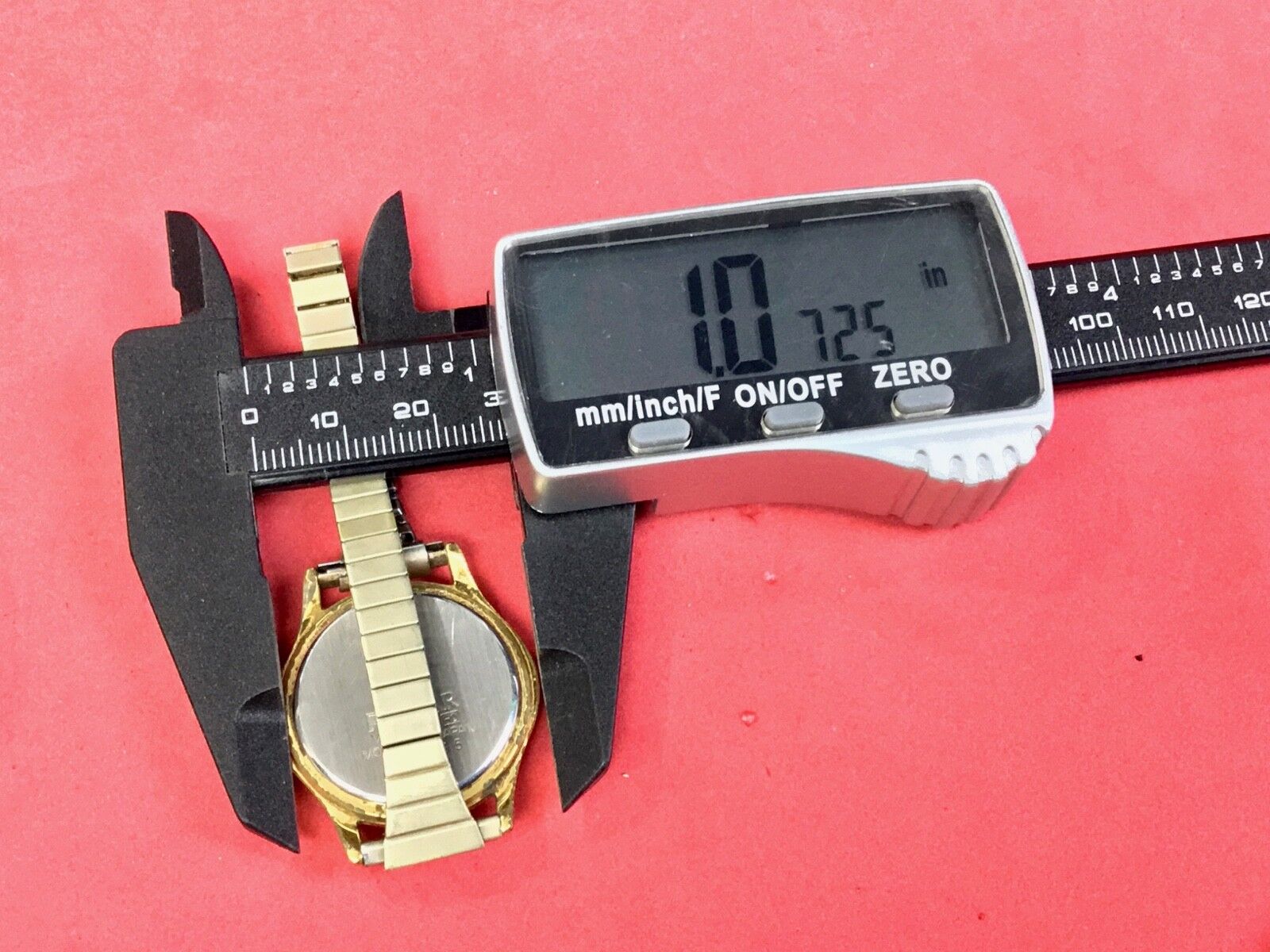 Vintage Ladies  Gold Tone Pulsarwatch Skinny Stretch Band Vx82-Oaro  