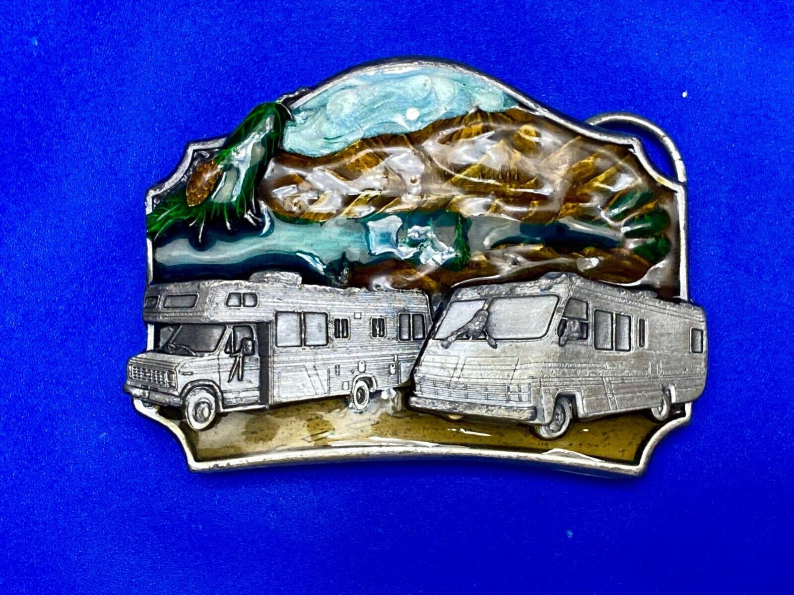 Traveling In A Motor Home Rv Camper Vintage Belt Buckle  - L-50 By Siskiyou