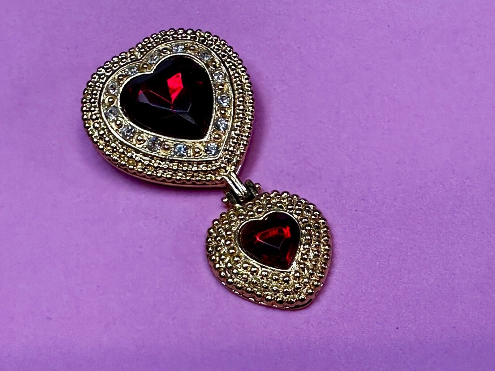 Victoria's Secret Double Heart Dangle Charm Red Ruby Large Gold Tone Brooch Pin