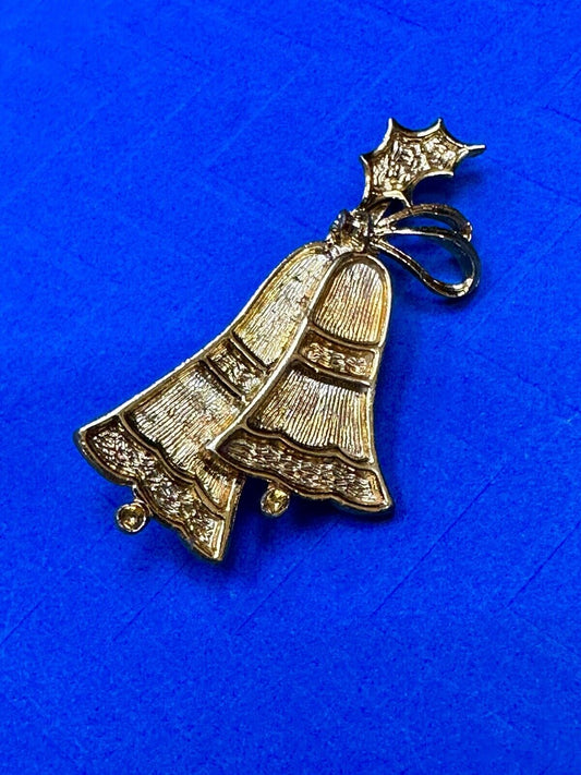 Vintage Bells & Holly BEATRIX Gold Tone Christmas Holiday Brooch Pin