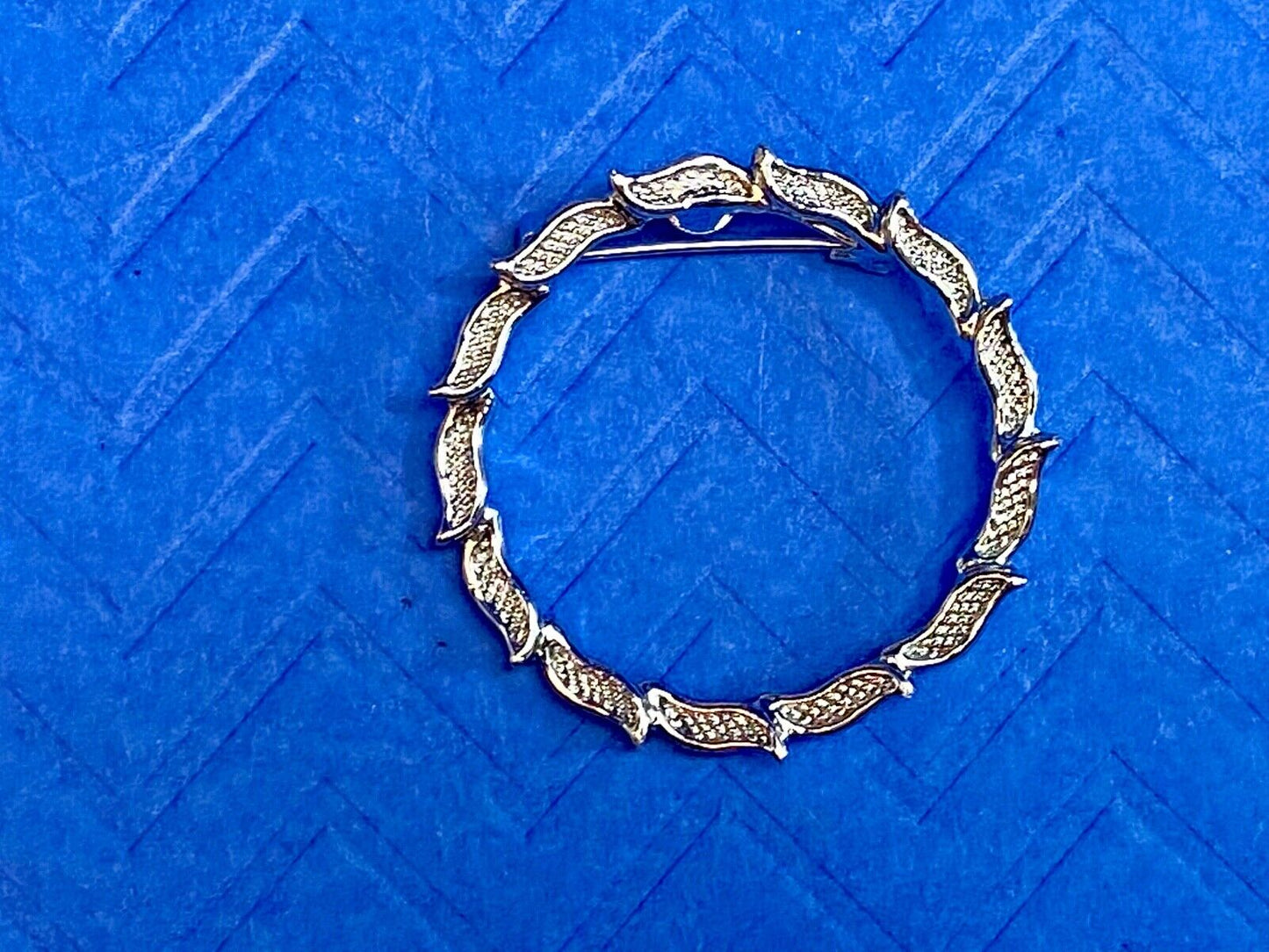 Vintage Gerry's Round Modern Leaf Wreath Brooch Pin Silver Tone Pave Look
