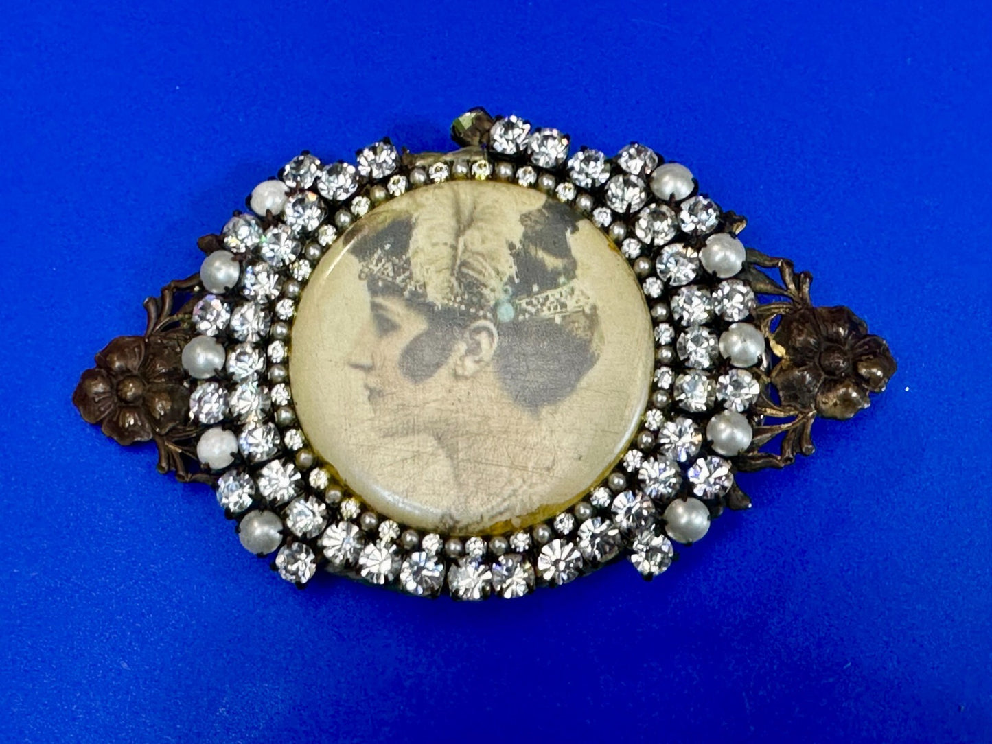 Victorian Woman Painting Cameo Vintage W Belt Buckle - Missing Rhinestone's