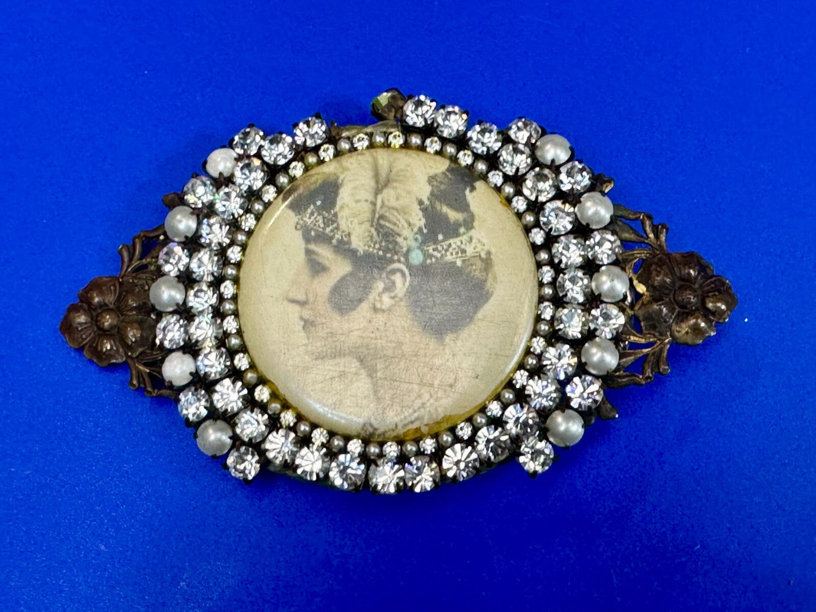 Victorian Woman Painting Cameo Vintage W Belt Buckle - Missing Rhinestone's