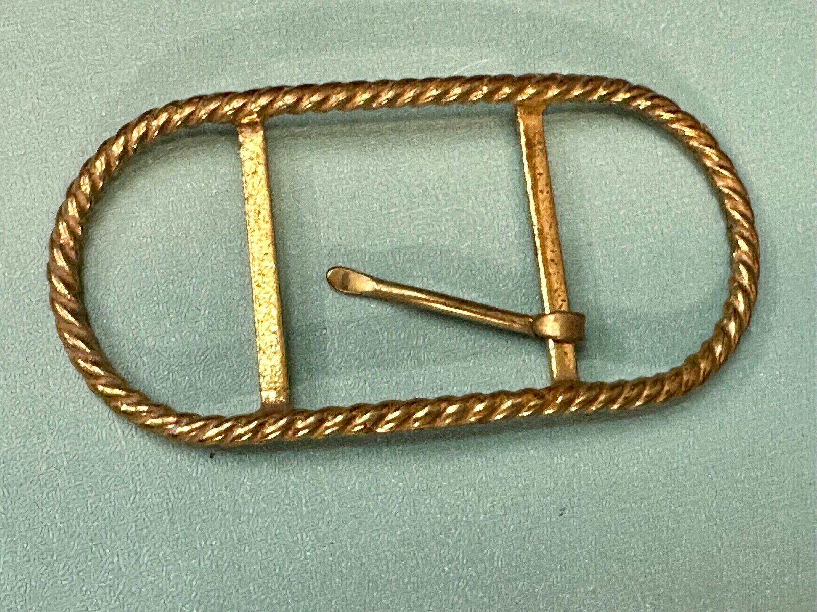 unique 4" wide Vintage gold tone Rope or Knot pattern belt buckle