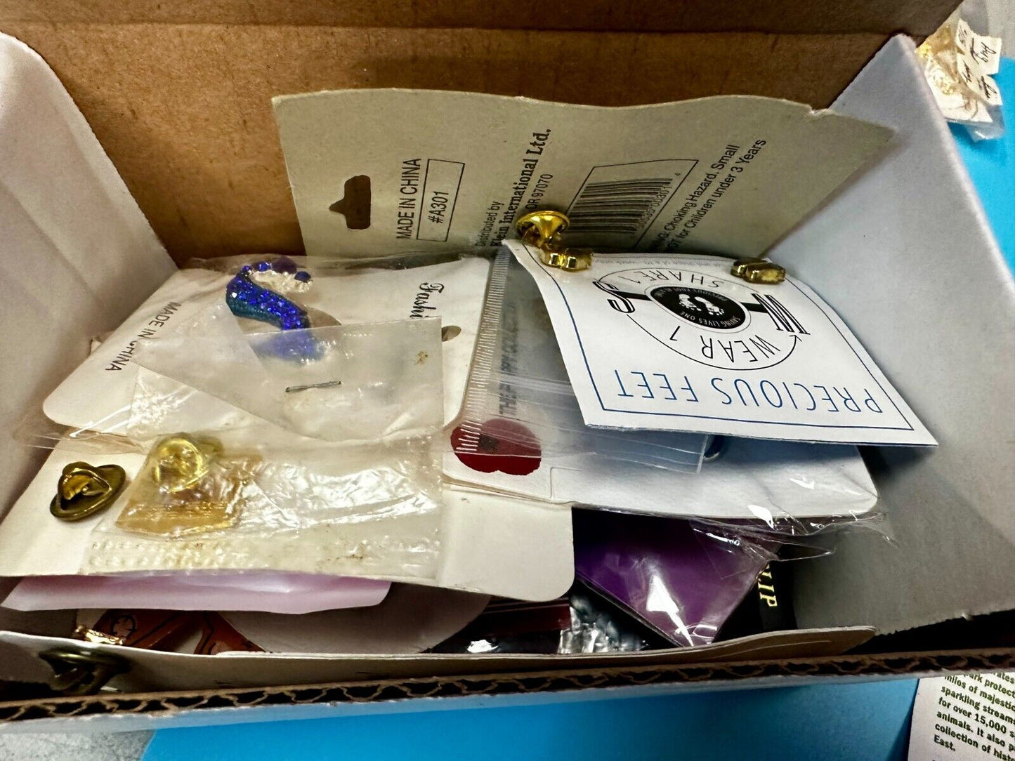 Vintage & Modern NOS Brooches & Pin's Resale Bulk Lot, Junk Drawer Grab Bag