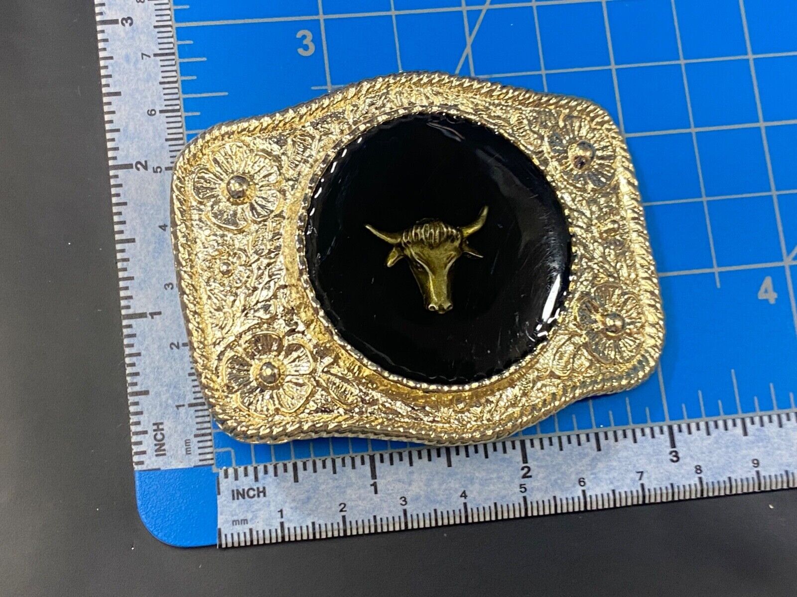 Unique Translucent centerpiece - Texas LongHorn Steer Head western belt buckle