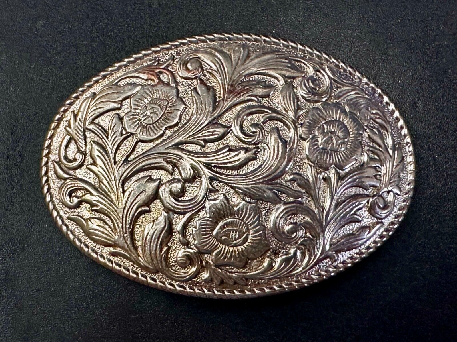 Vintage gold tone western flower swirl floral design belt buckle