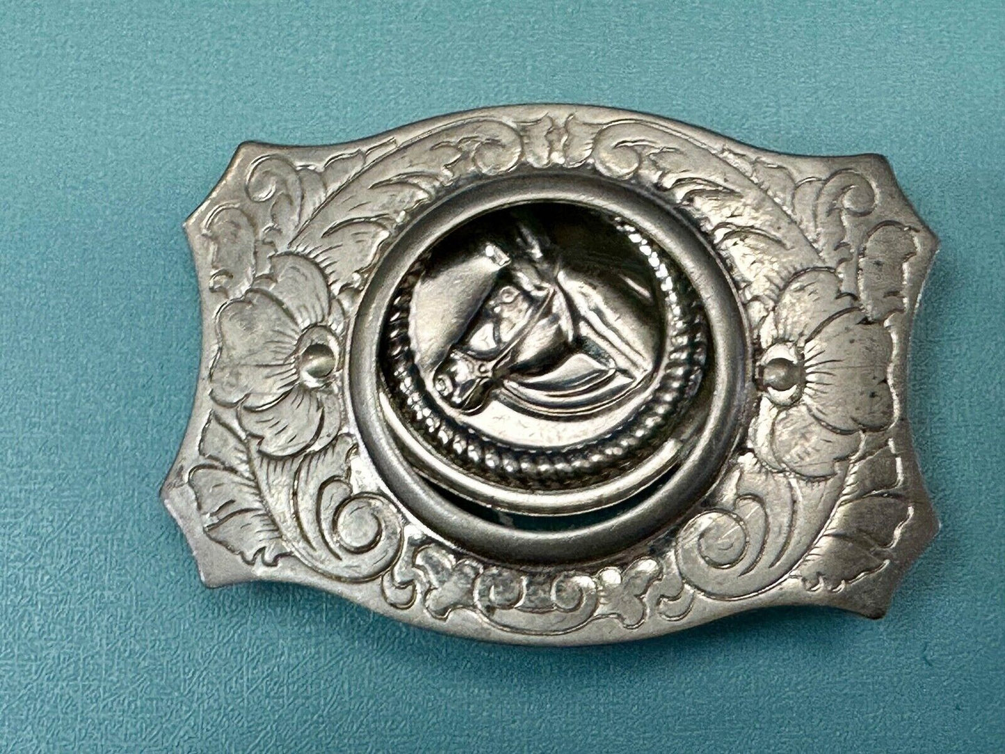 vintage Horse head - Moving Round Blank Coin Style Centerpiece belt buckle