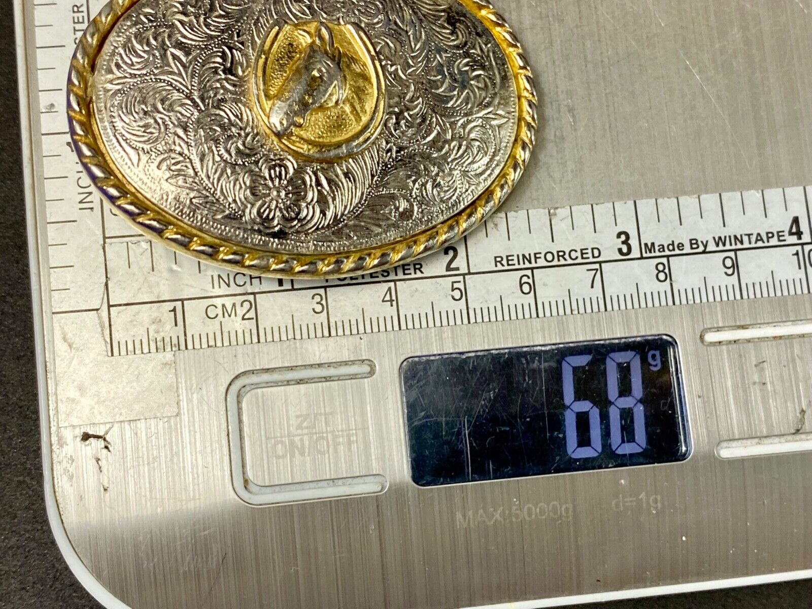 Vintage horse head inside of lucky horseshoe two toned western belt buckle