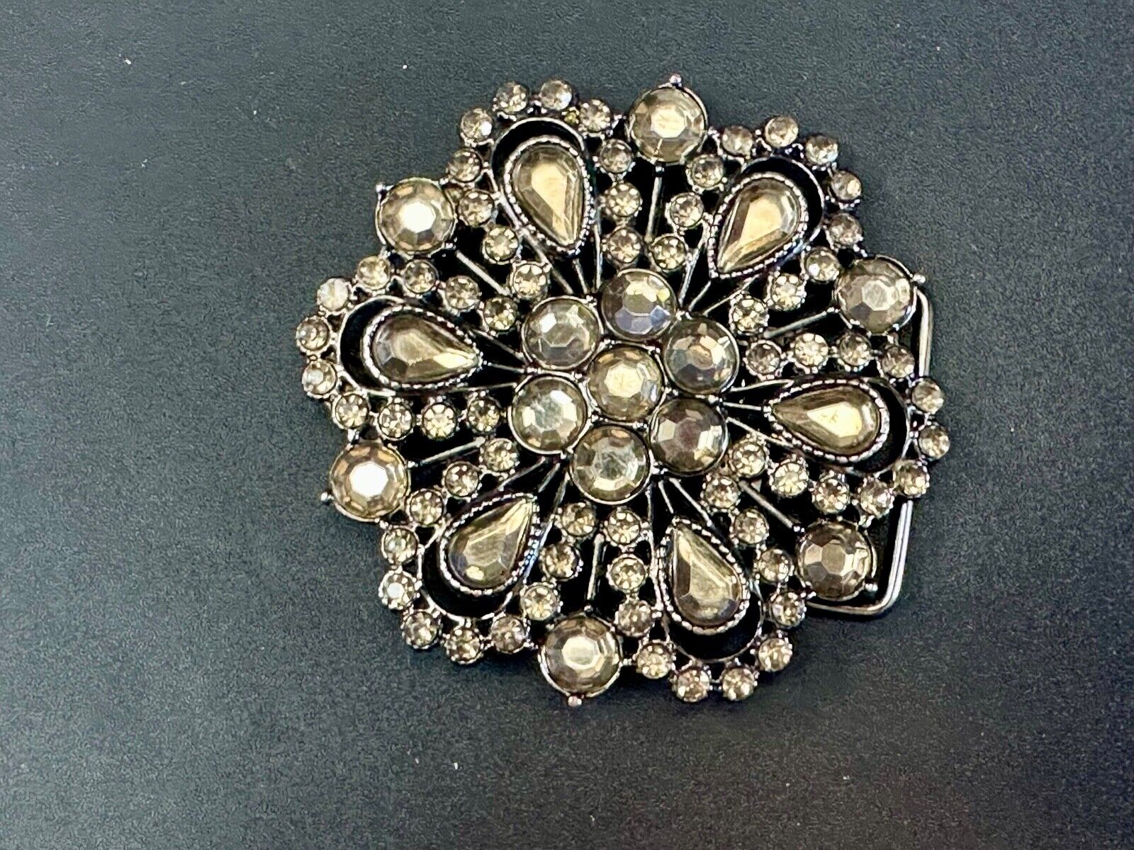 Vintage flowers star burst - multiple rhinestone's covering  belt buckle