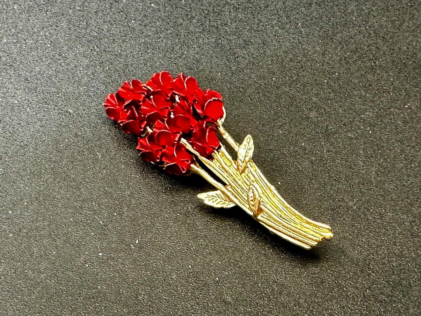 Valentines Day Gift! Red Roses Bouquet Gold Tone Brooch Pin Vintage Signed DM 97