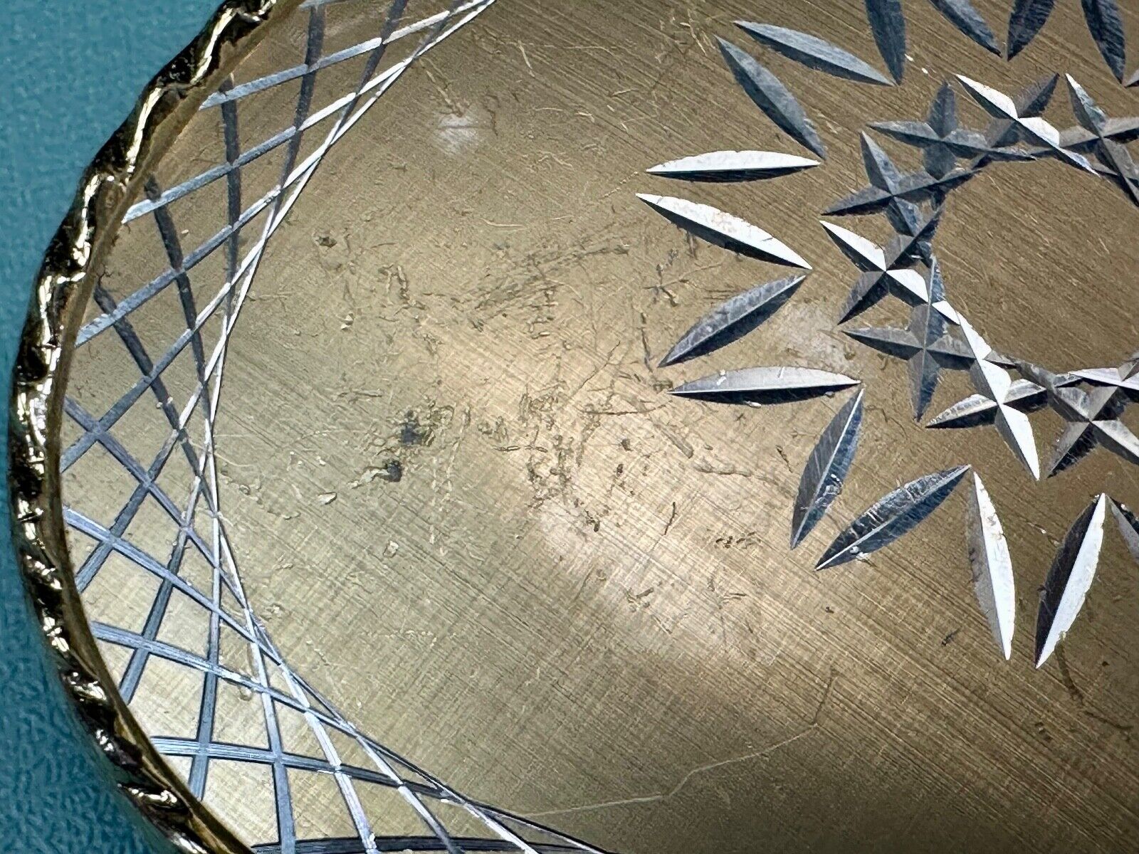 vintage etched starburst pattern gold tone belt buckle marked W