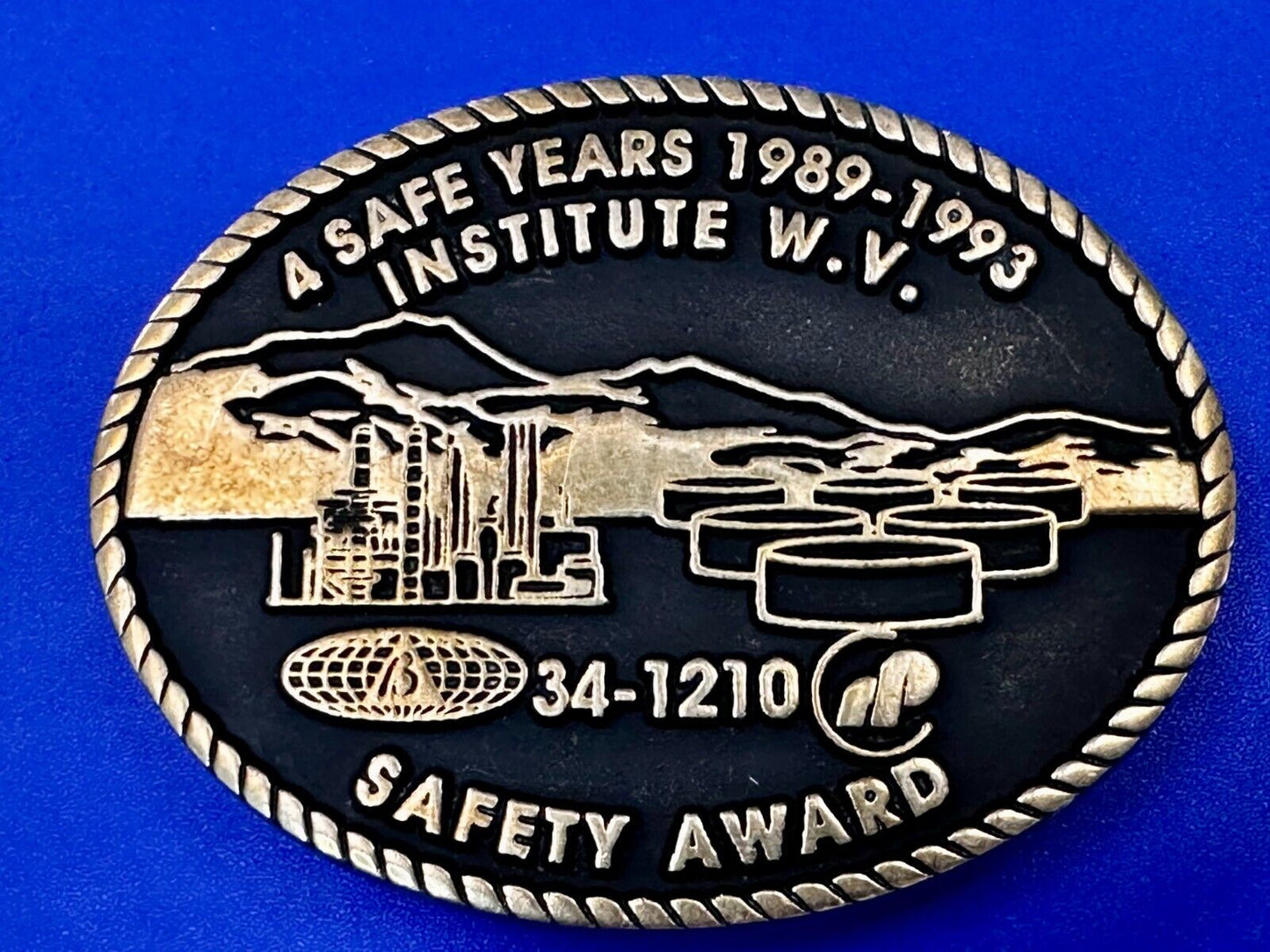 34-110 A Safe Years 1989-1993 W.V Safety Institute Award Koza's Inc Belt Buckle