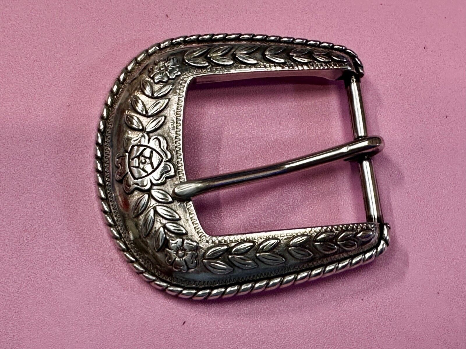 Ariat 2006 Ranger Style Detailed Flower Swirl Rope Outlined Belt Buckle