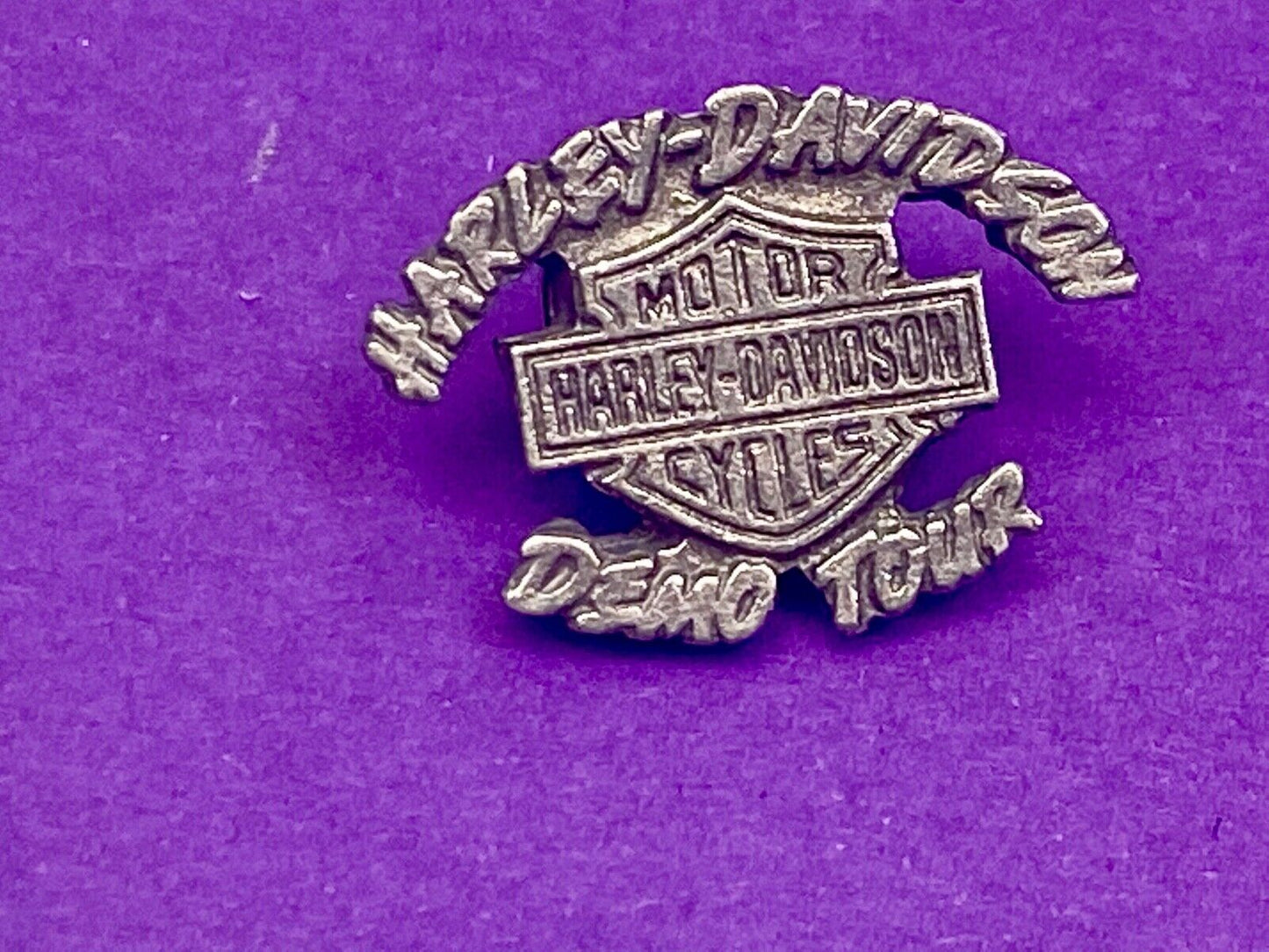 Vintage Harley Davidson Demo Tour  Motorcycles Jacket Hat Shirt Rocker Pin 