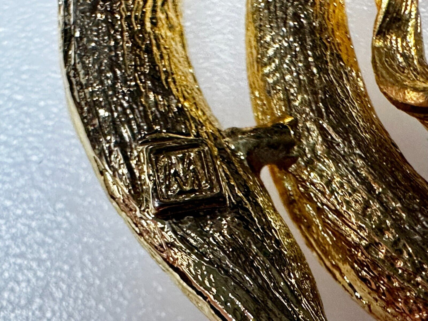 Abstract Leaf Pattern Vintage Textured Gold Tone Brooch Pin Signed by M