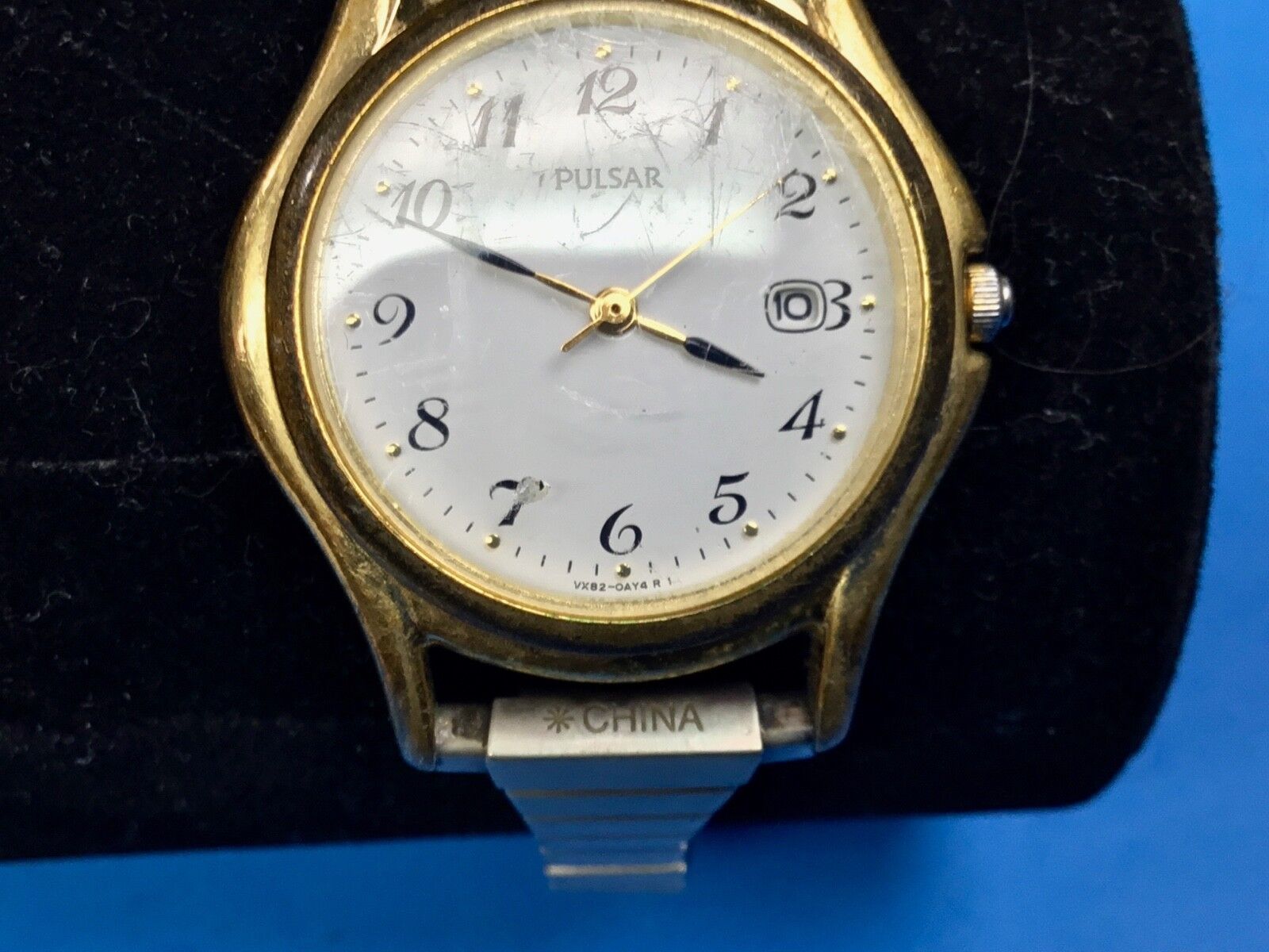 Vintage Ladies  Gold Tone Pulsarwatch Skinny Stretch Band Vx82-Oaro  