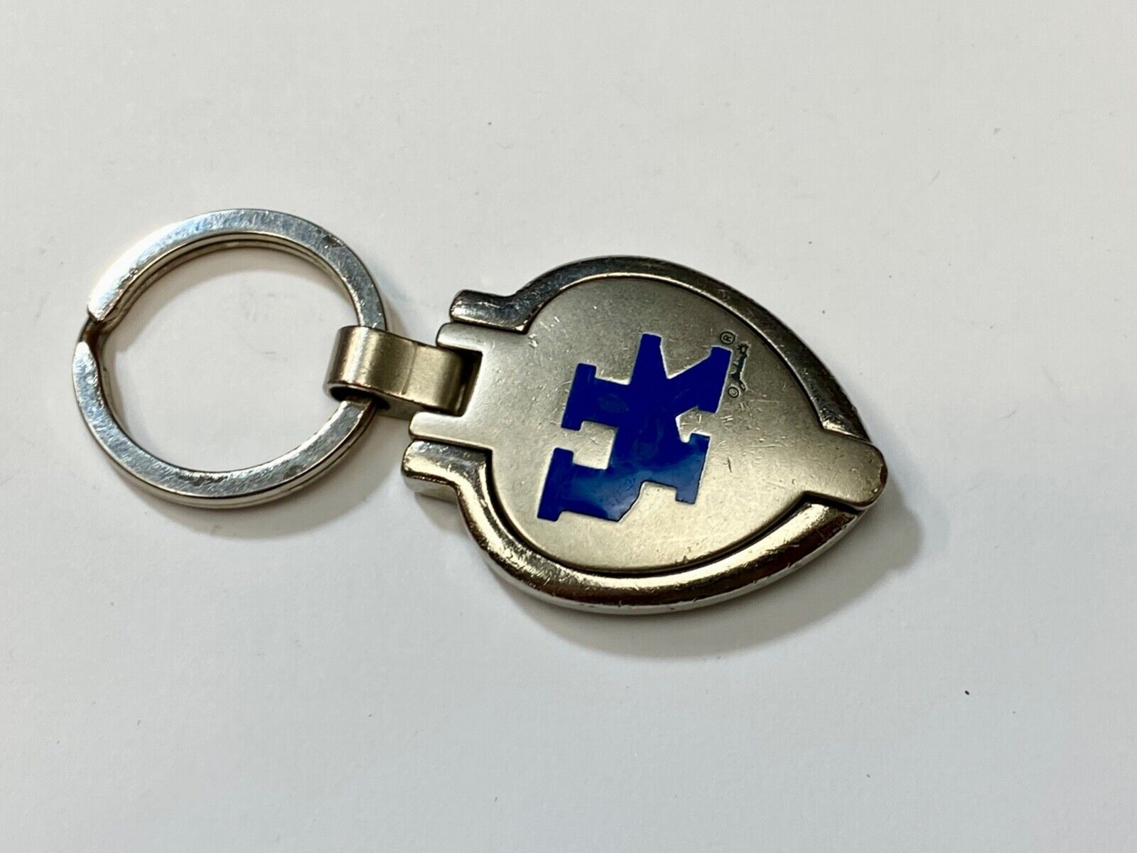 University of Kentucky Keychain UK Blue Silver Tone Metal Fob Keyring Key Chain