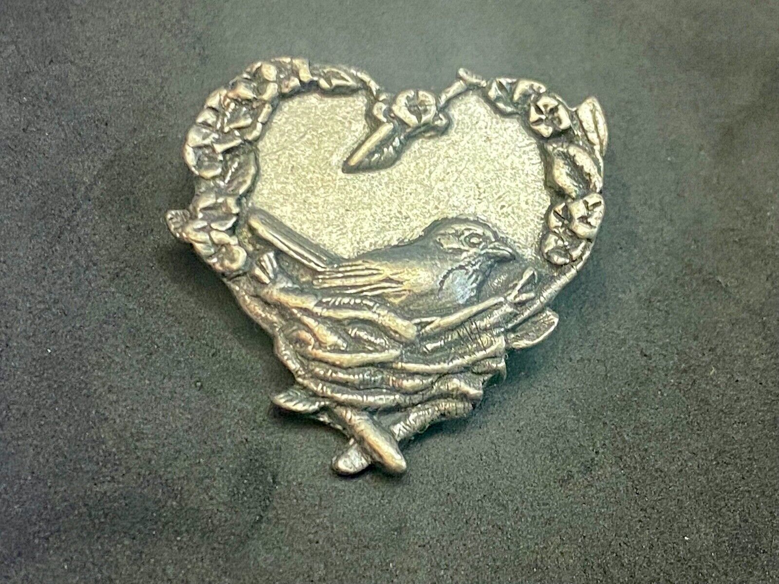 Bird Lovers! Birds & Blooms Heart Shaped Nest Pewter Brooch Pin 2004