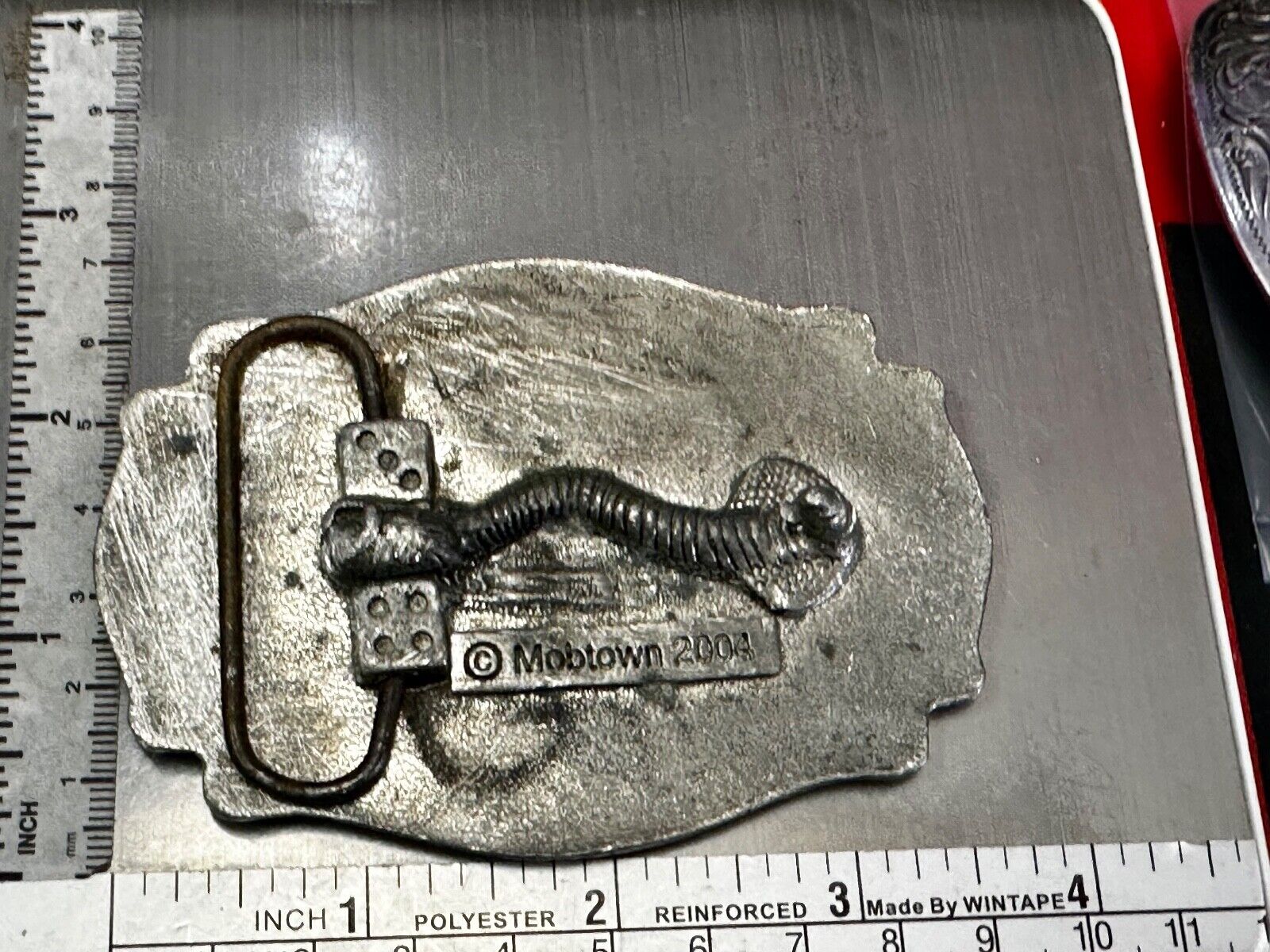 Two Guns Revolver Pistol Western Mobtown 2004 Silver Tone Belt Buckle
