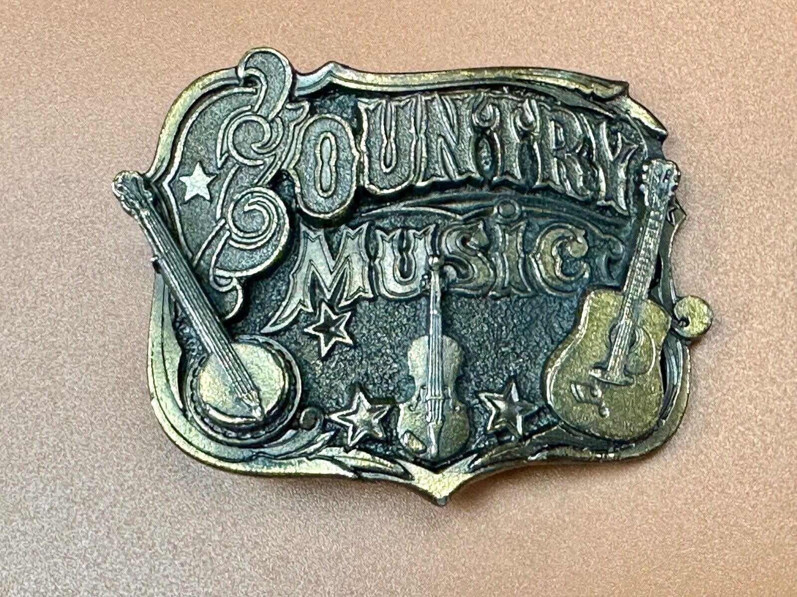 1982 COUNTRY MUSIC MUSICIAN BELT BUCKLE - THE GREAT AMERICAN BUCKLES