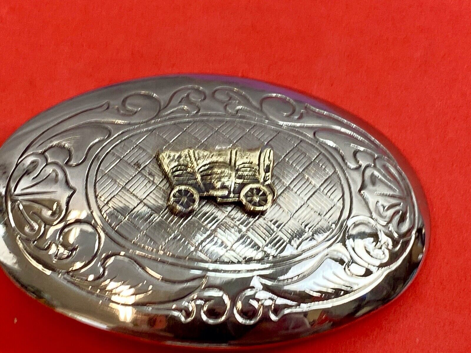 USA Made vintage western covered wagon engraved mixed metal belt buckle 