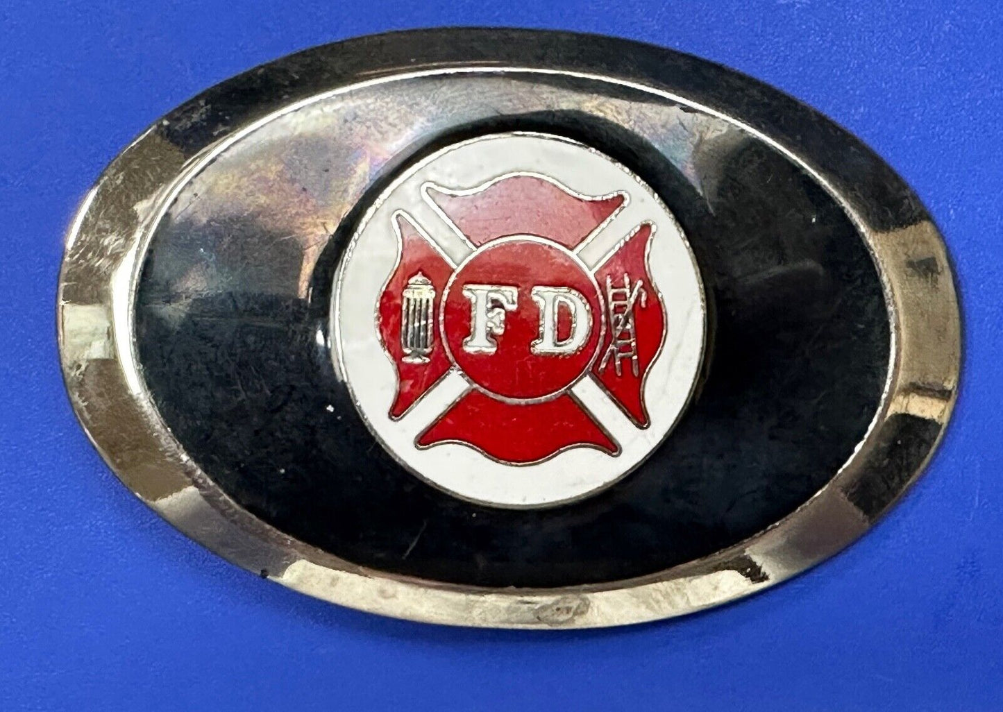 Vintage Fire Firefighter FD Hydrant Axe Ladder Black & Red Oval belt buckle