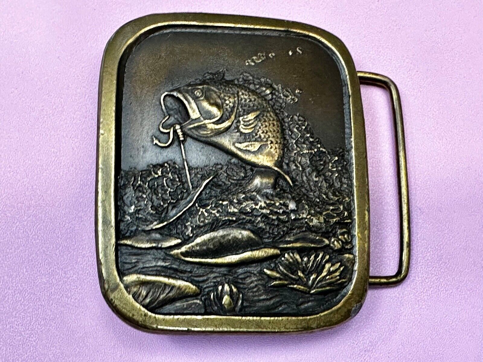 Bass Sport Fishing Vintage 1976 Indiana Metal Craft Belt Buckle