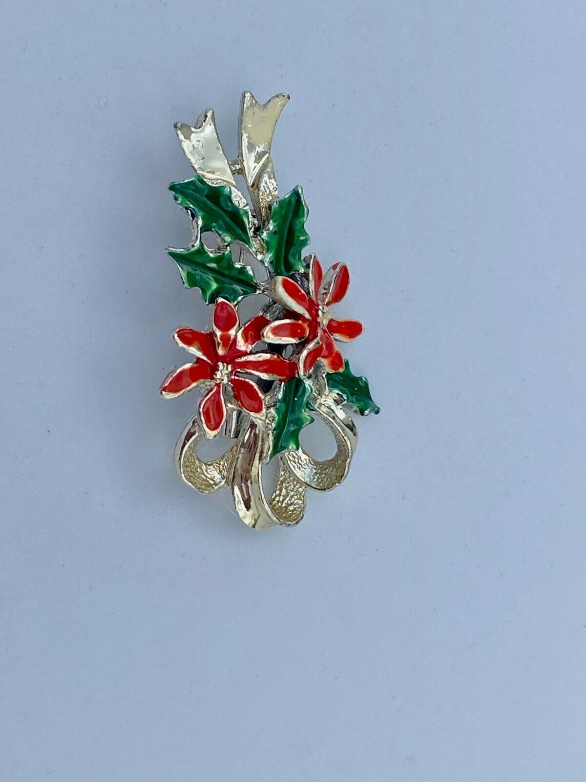 Vintage Gerry's Christmas Brooch Gold Tone Holly Leaves Flowers With Berries