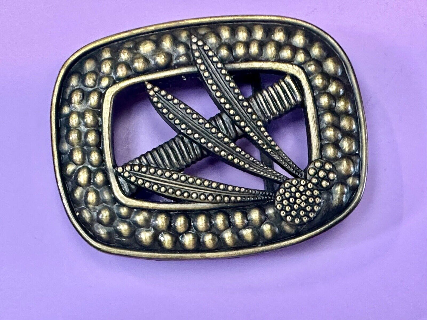 Unique left corn feather pattern dimensional Belt Buckle