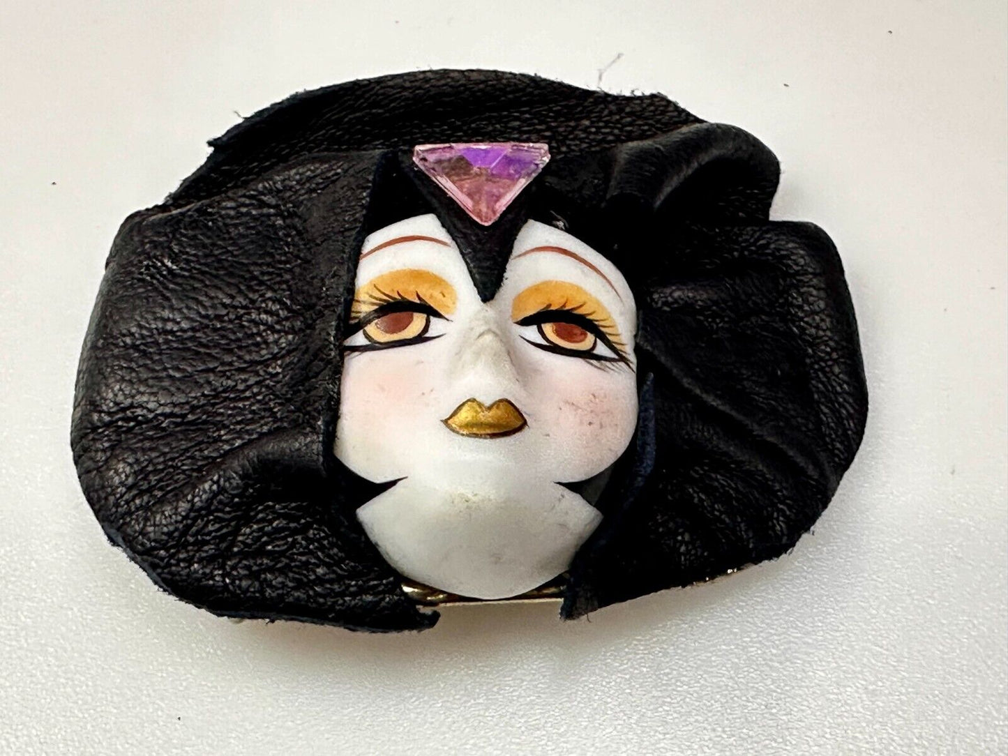 Unique Porcelain? Doll Face in Black Flapper Vintage Women's Belt Buckle
