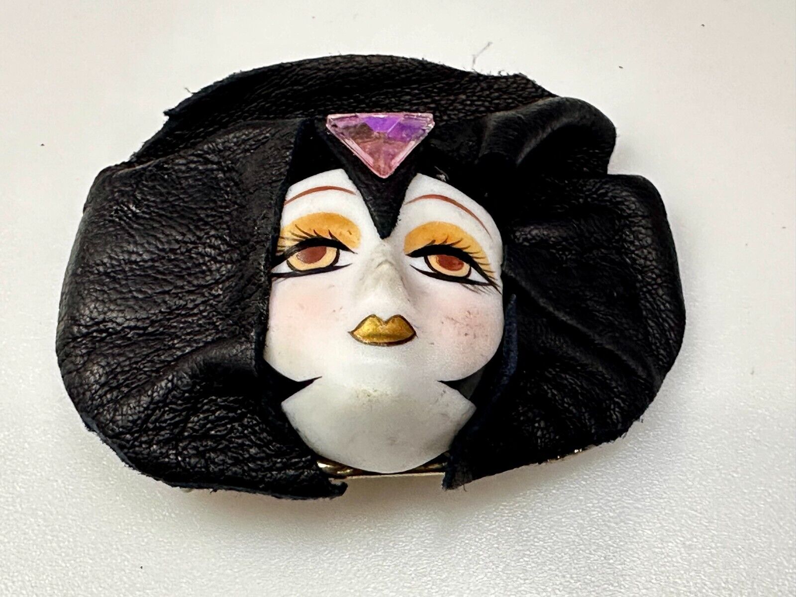 Unique Porcelain? Doll Face in Black Flapper Vintage Women's Belt Buckle