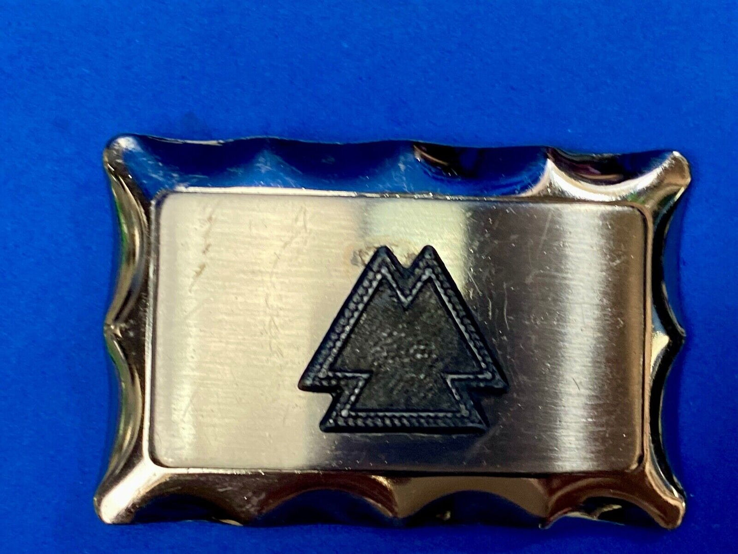 Two arrow symbol vintage western belt buckle 