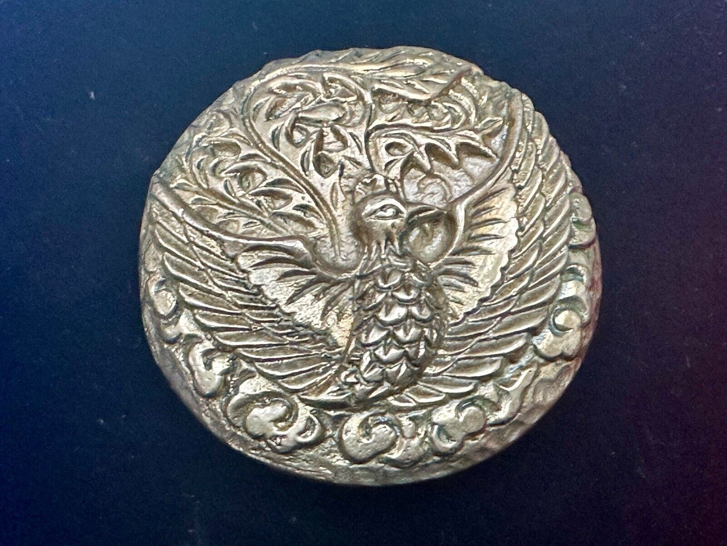 Vintage DOVE bird Hippy hobo style Taiwan round brass tone belt buckle