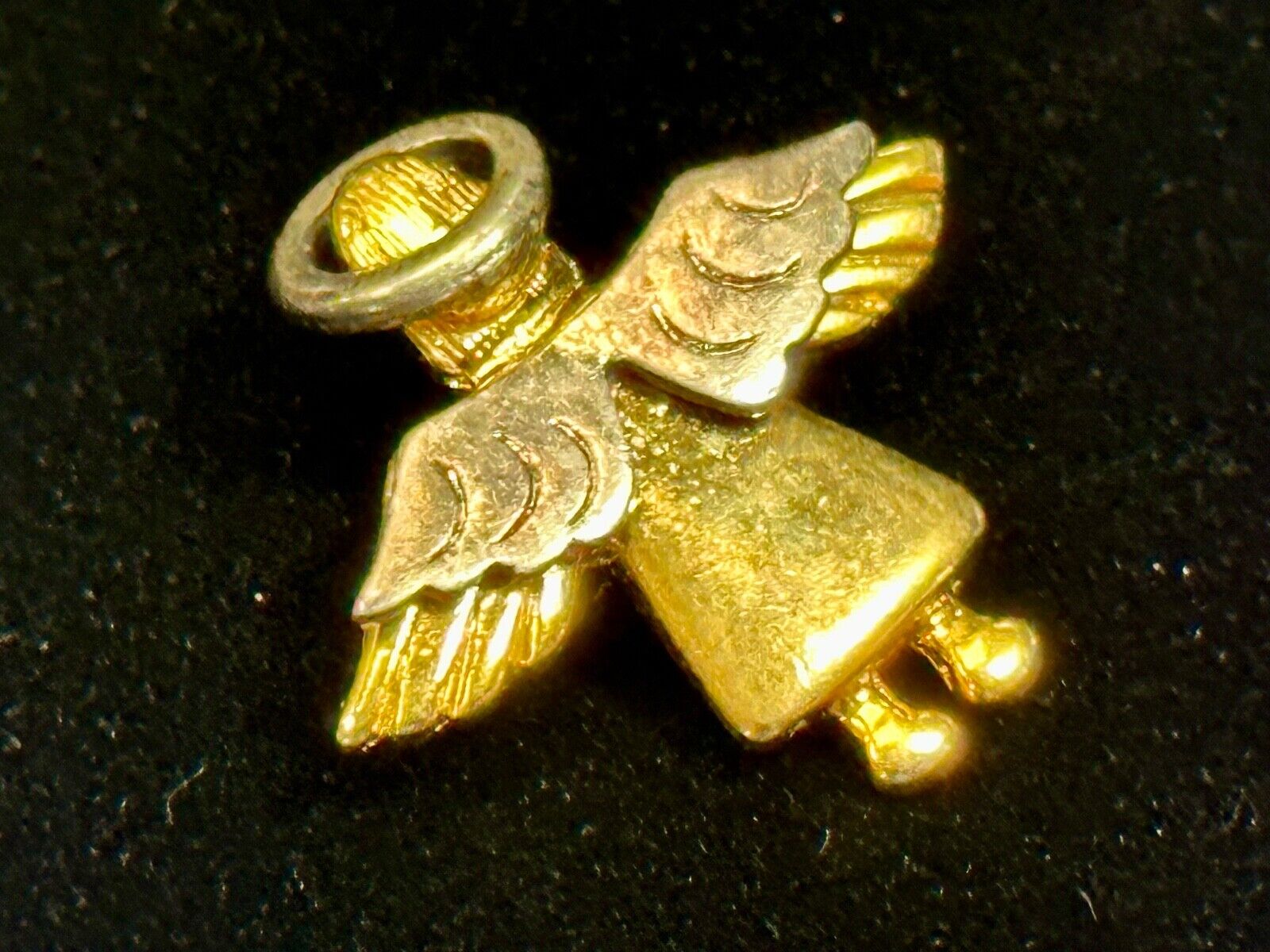 Angel Flying Away!   Vintage two tone Adorable small Vintage pin brooch