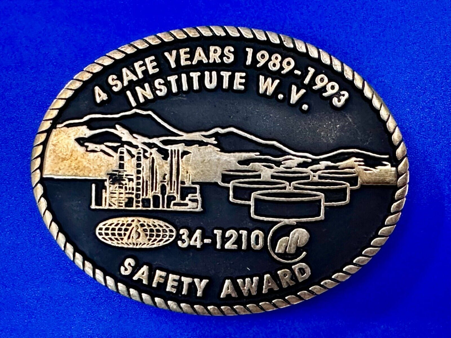 34-110 A Safe Years 1989-1993 W.V Safety Institute Award Koza's Inc Belt Buckle
