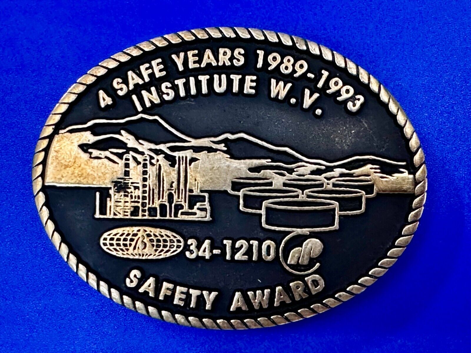 34-110 A Safe Years 1989-1993 W.V Safety Institute Award Koza's Inc Belt Buckle