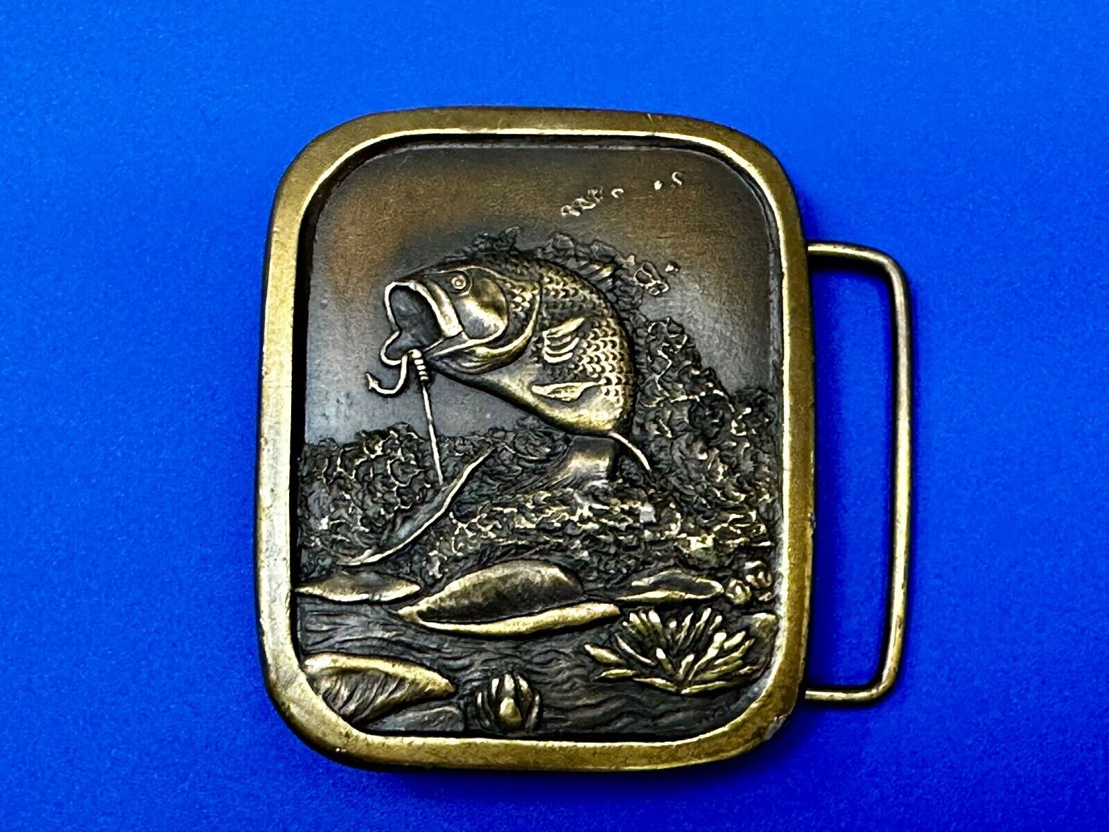 Bass Sport Fishing Vintage 1976 Indiana Metal Craft Belt Buckle