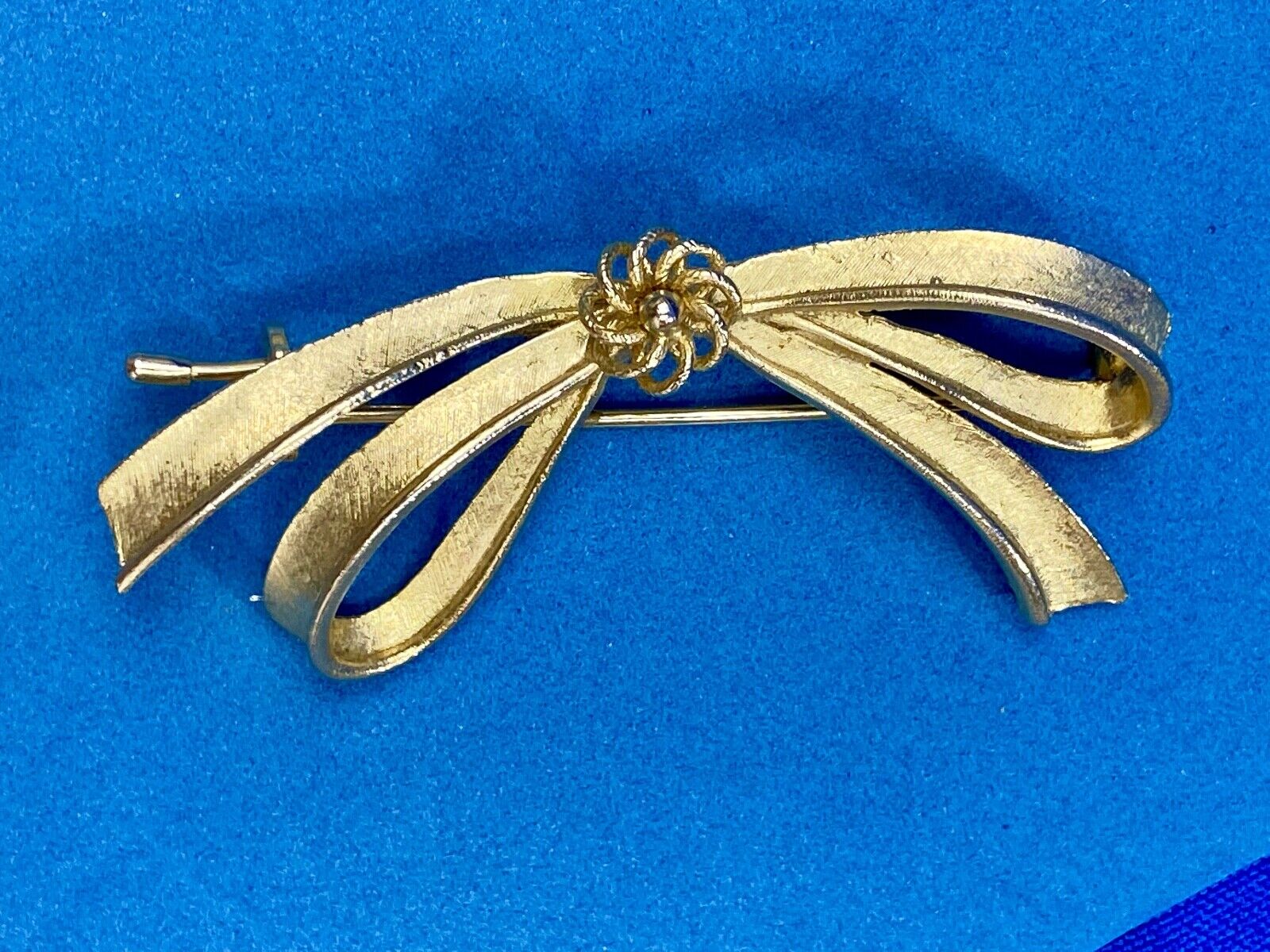 Vintage DENBE Ribbon Bow Gold Tone Brooch Pin Costume Jewelry