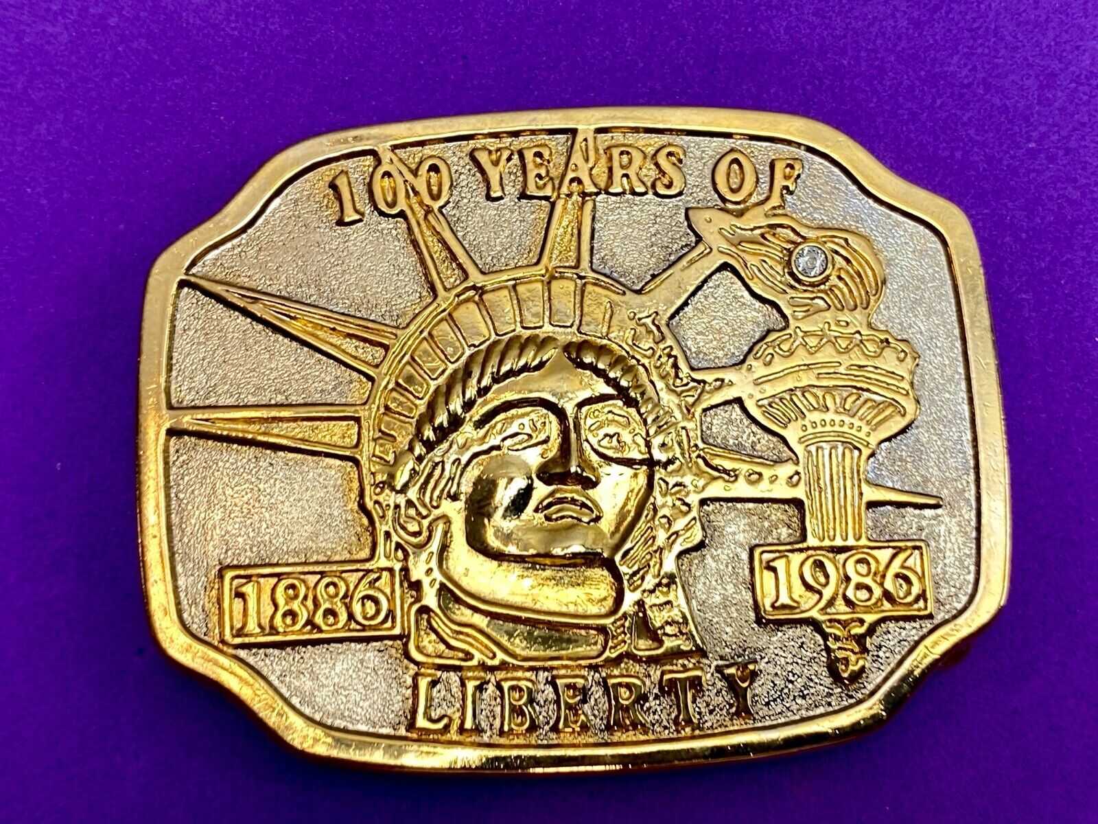 100 YEARS OF LIBERTY 1886-1986 VINTAGE BELT BUCKLE LADY LIBERTY STATUE