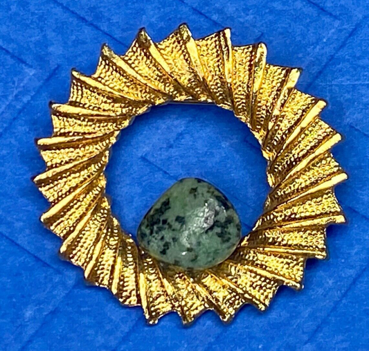 Vintage Dubarry Signed Sunburst Green Jade Stone Gold Tone Brooch Pin
