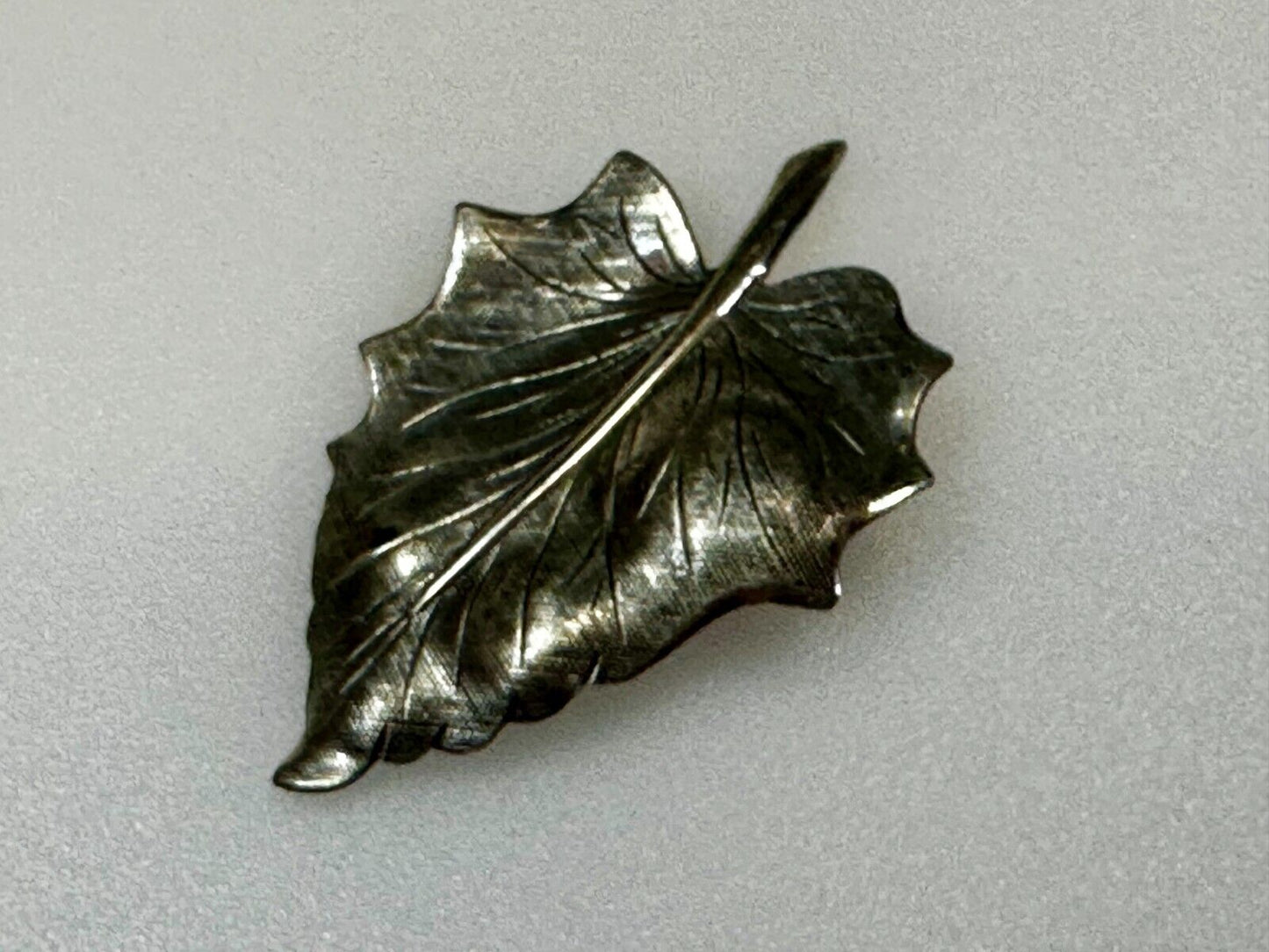 2" Autumn Fall Curvy Leaf Figure Sterling Silver Brooch Pin