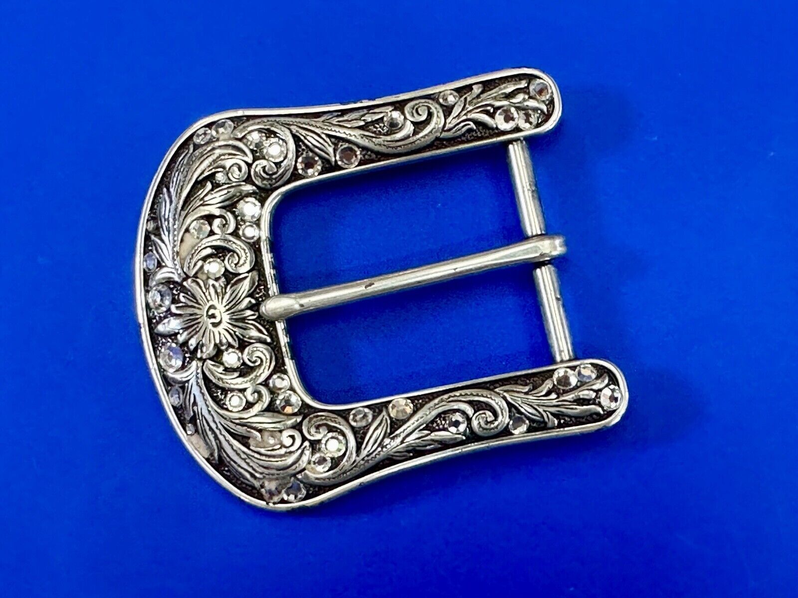 Ariat signed western ornate ranger silver tone belt buckle with Rhinestone's