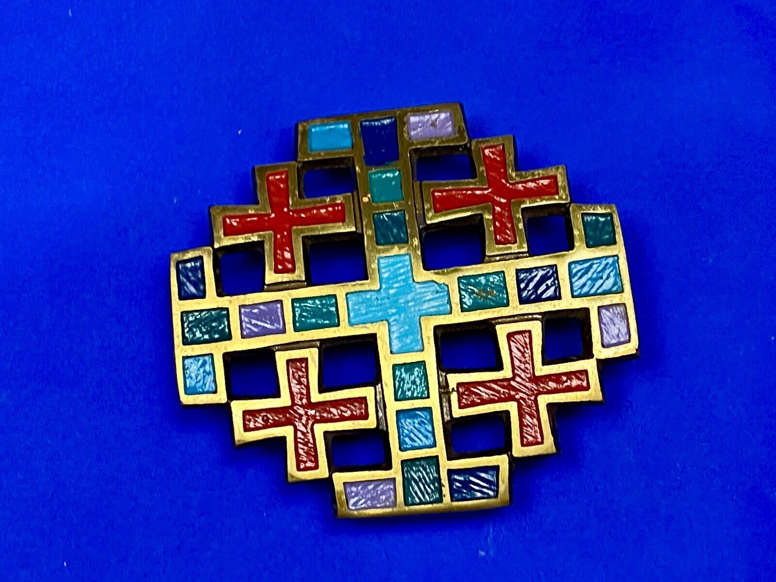 1969 Terra Sancta Guild Beautiful Cross Pattern Collectors Belt Buckle Israel