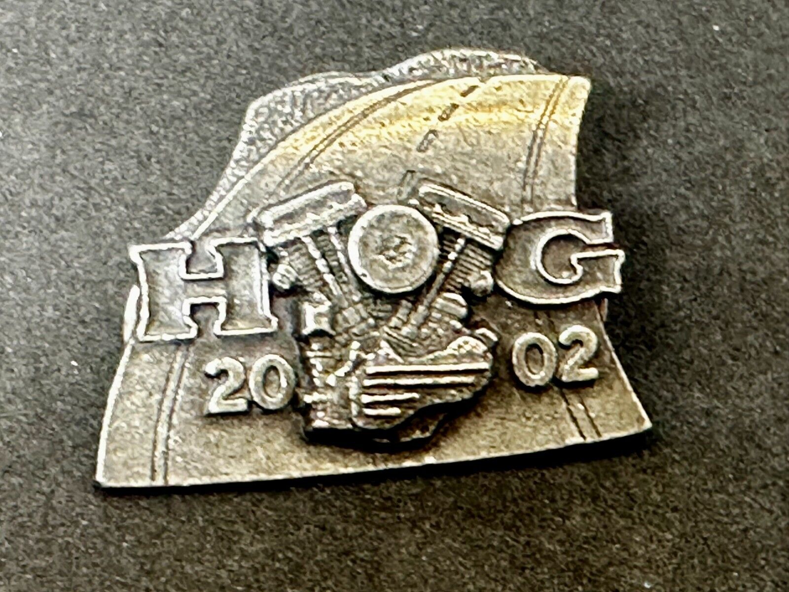 2002 Harley Davidson Engine  Owners Group HOG Pin for Jacket or Vest