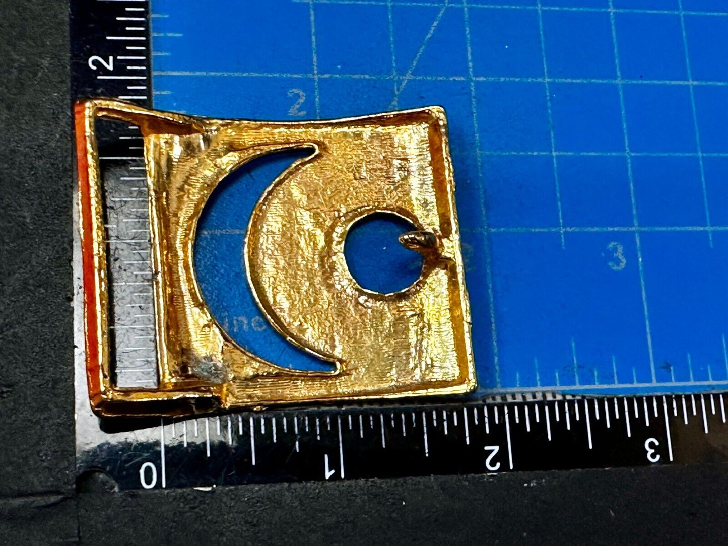 Unique Open Crescent Shape Gold Tone Hippy Style Cutout Belt Buckle