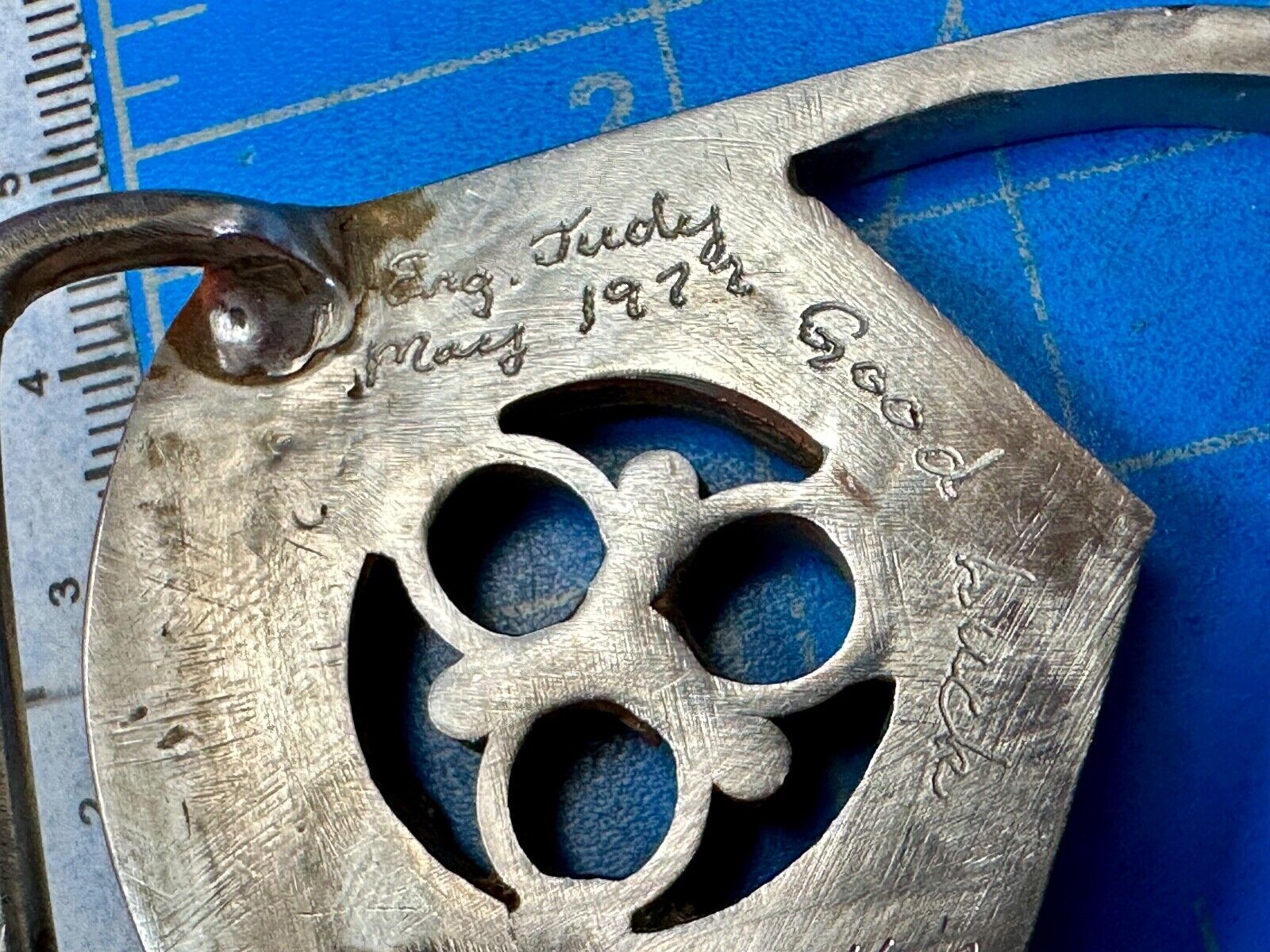 Artisan Signed vintage 1977 belt buckle to use for art craft or wear.